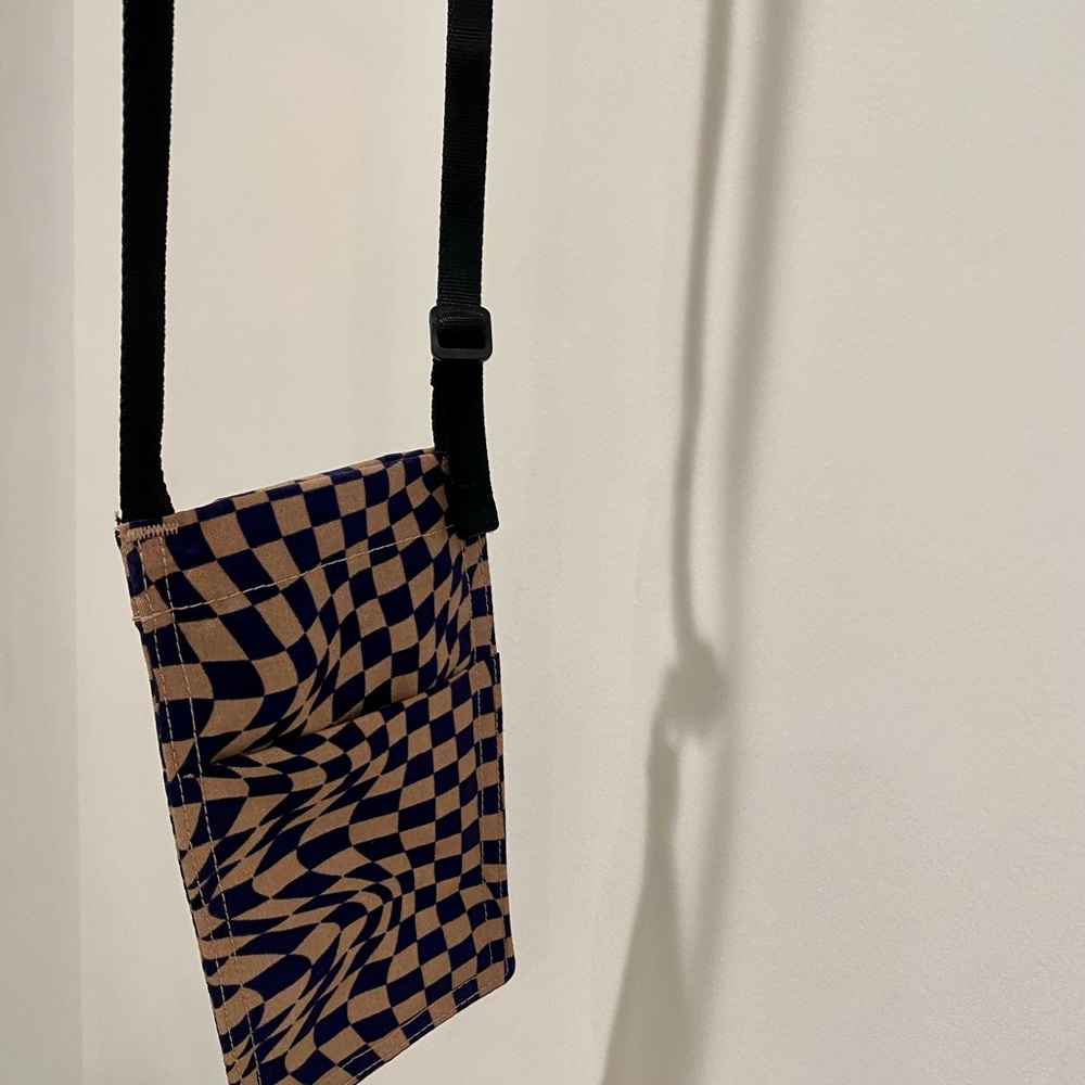 BAGGU Phone Sling Crossbody Bag Pouch Buckle Adjustable Indigo Trippy Checker
